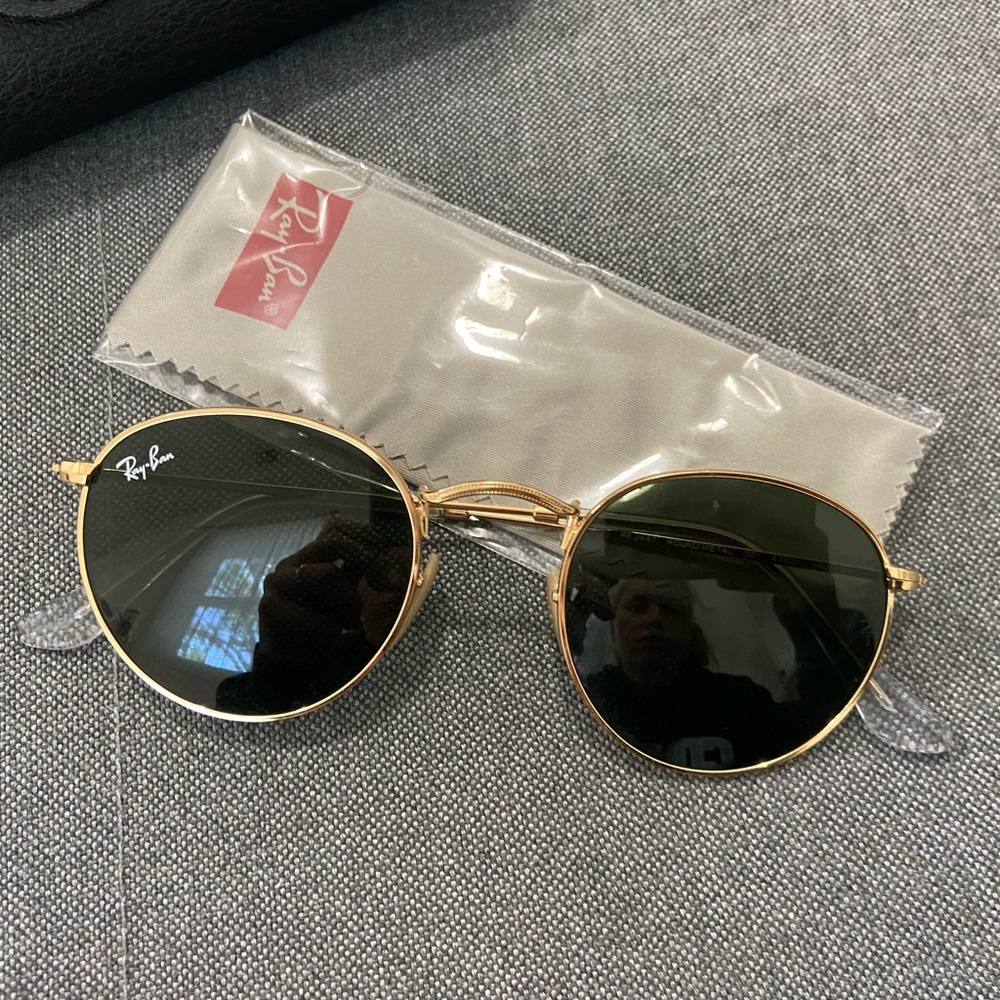 Ray-Ban Gold Round Metal Sunglasses